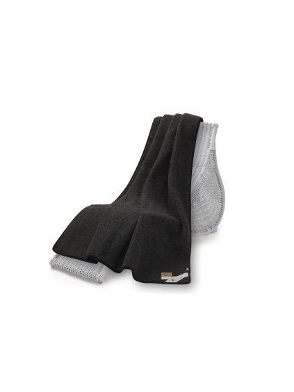3403 12 Vlněná Merino deka Thumbled černá (5)